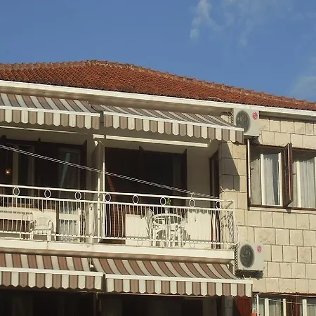 Apartments&rooms Miro Sea View - Near Sumartin