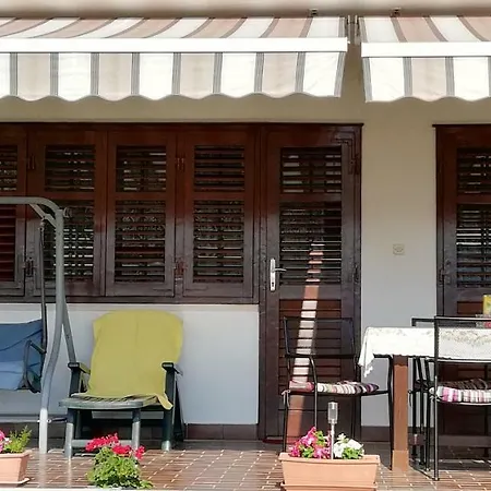 Apartments&rooms Miro Sea View - Near Sumartin