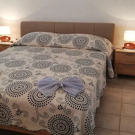 Apartments&rooms Miro Sea View - Near 3* Sumartin