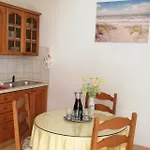Maison d'hôtes Apartments Miro With Sea View - Near Beach Sumartin