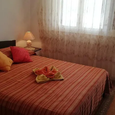 Гостевой дом Apartments&rooms Miro Sea View - Near